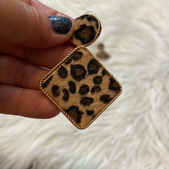 Leopard earrings - Picture 3 of 4
